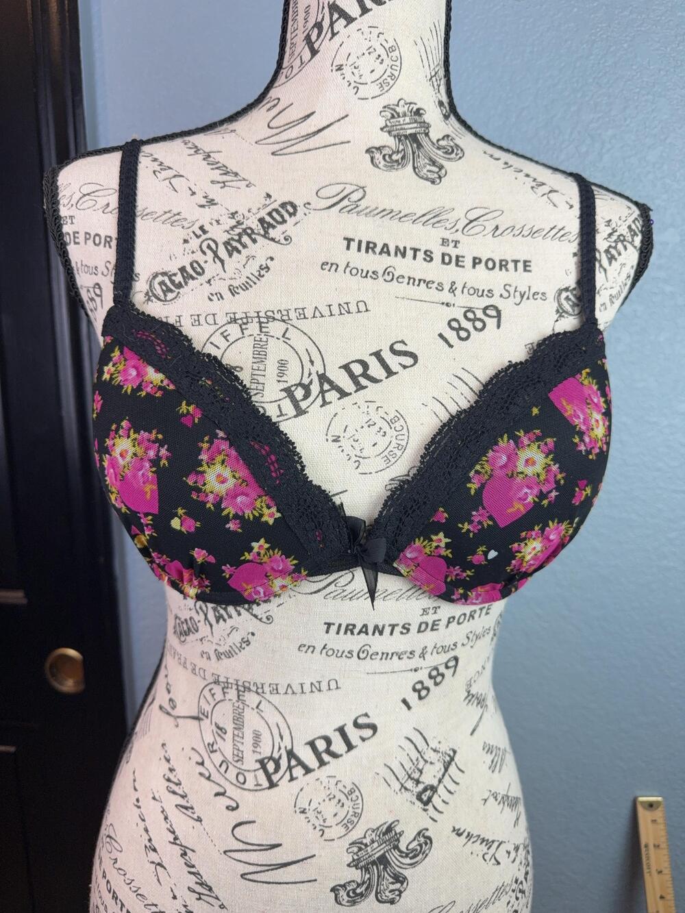 Betsey Johnson Bra Womens 34C Black Floral Lace Push Up Underwire Padded Molded